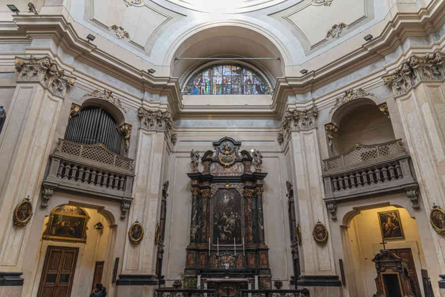 Italia - Milán 131 - iglesia de San Bernardino alle Ossa.jpg